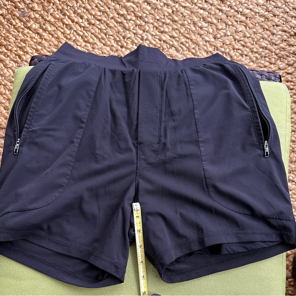 Men’s Lululemon shorts